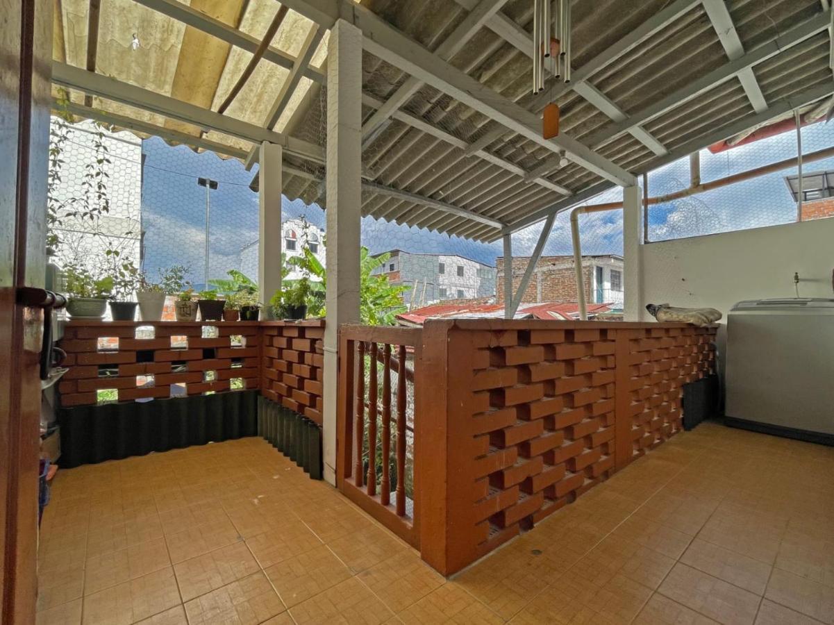 Casa Madre Tierra Src Bed & Breakfast Санта Роса де Кабал Екстериор снимка